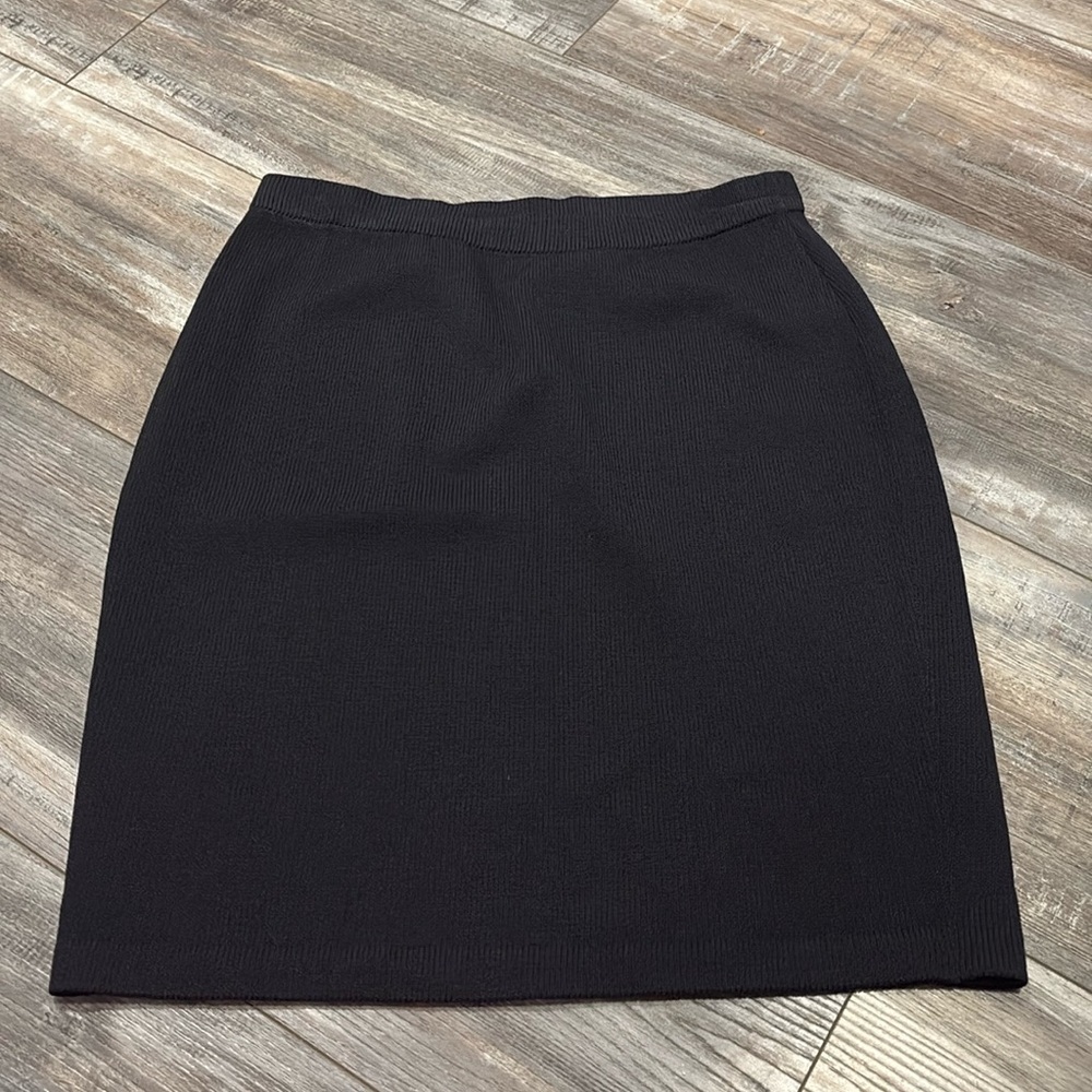 St John Black Santana Knit Skirt size 10